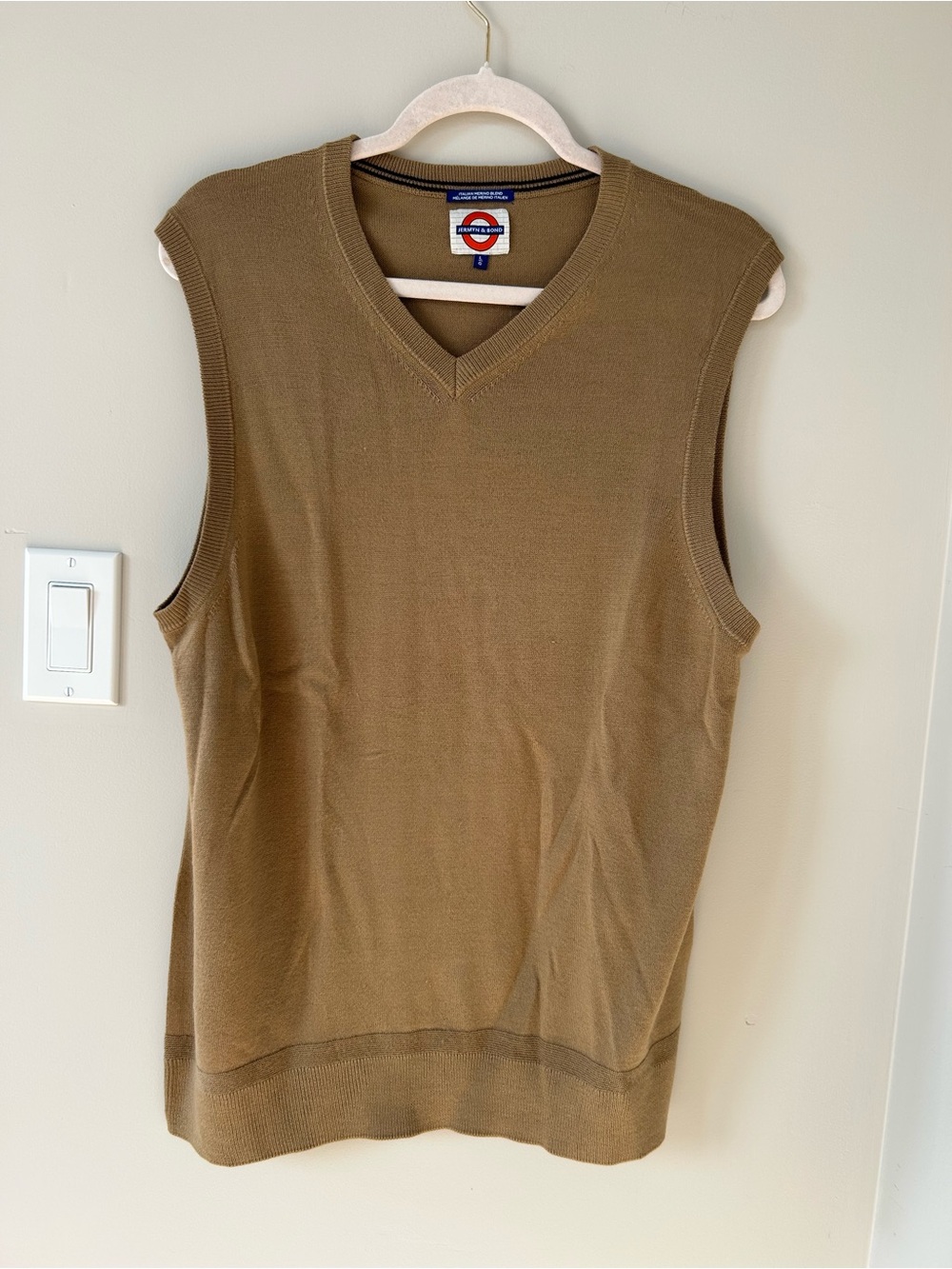 Italian Merino wool Sleeveless V-Neck Knit Top - Brown